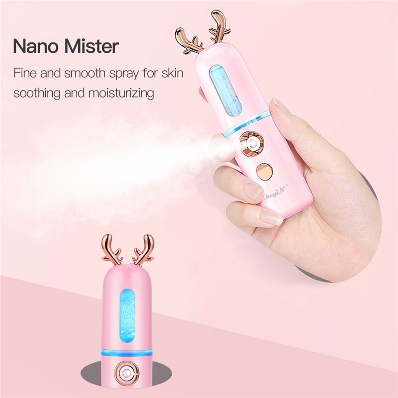 Humidificador facial portátil en uso